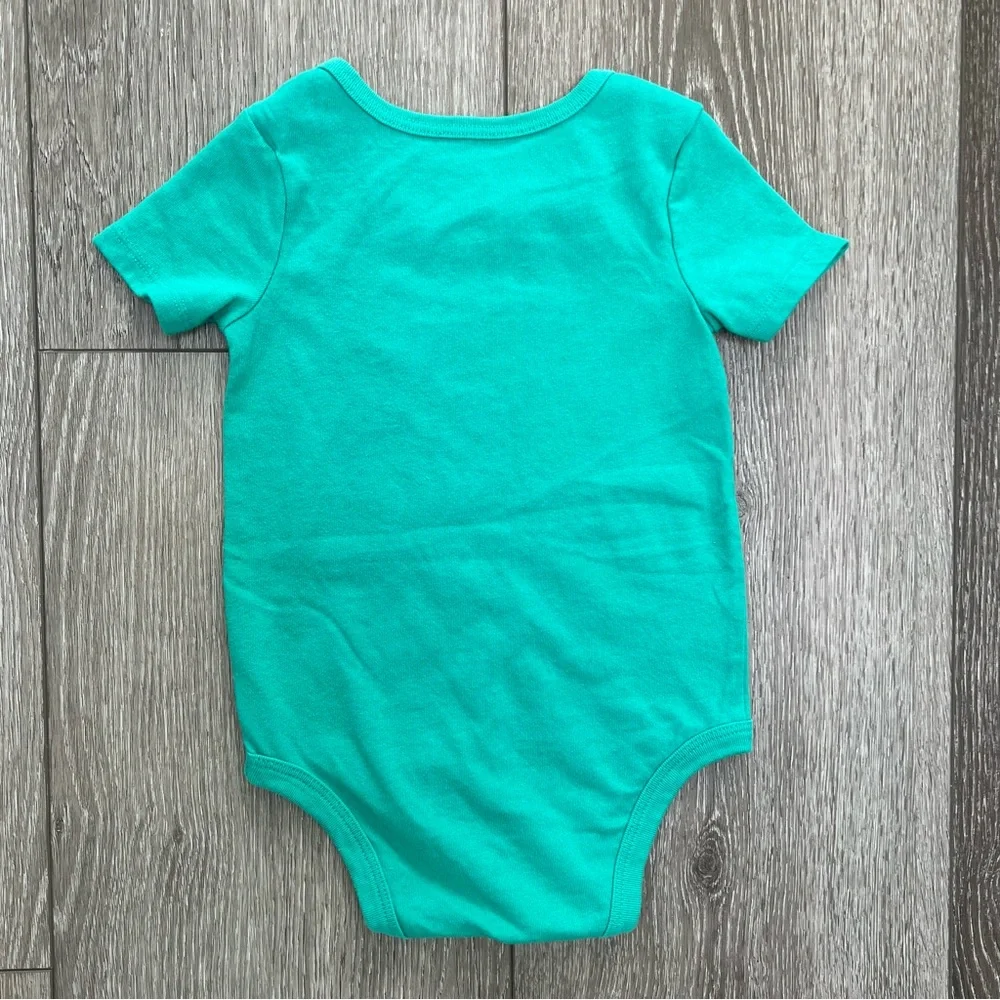 CAT AND JACK SHORT SLEEVE BODYSUIT DADA GREEN 12MO